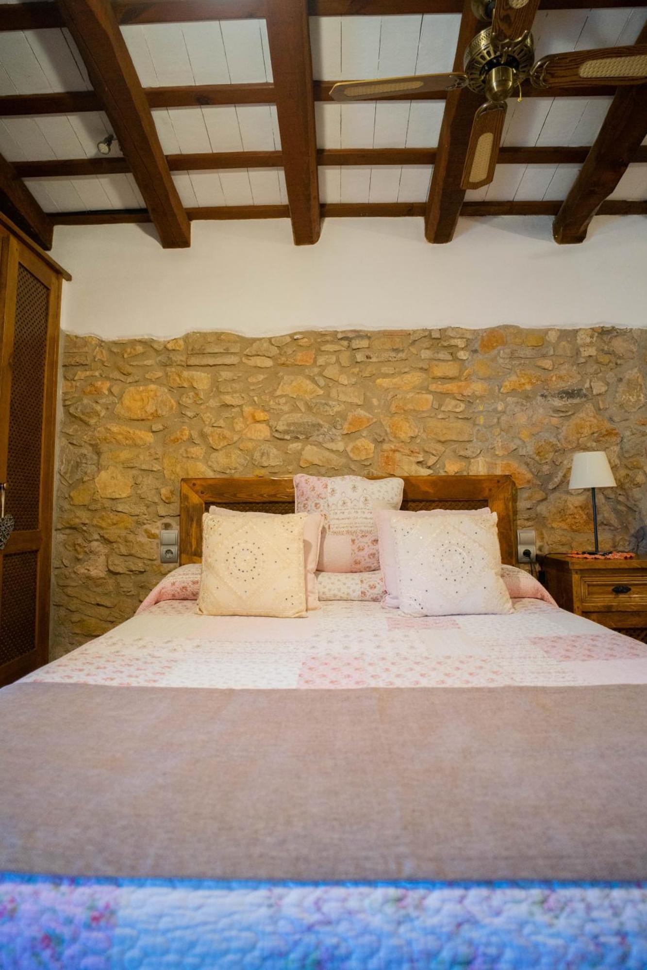 Hotel Mas Rabiol -Costa Brava-Emporda-Only Adults Peratallada Room photo