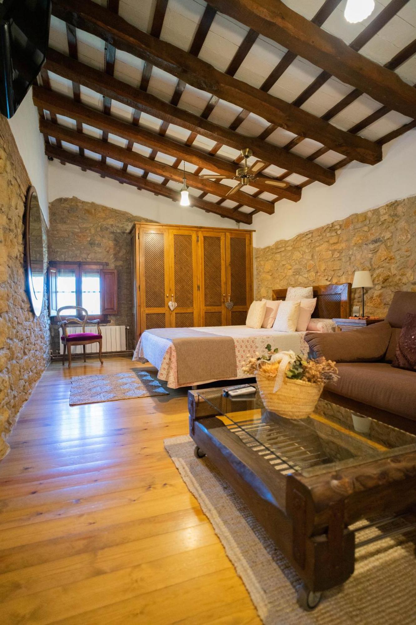 Hotel Mas Rabiol -Costa Brava-Emporda-Only Adults Peratallada Room photo