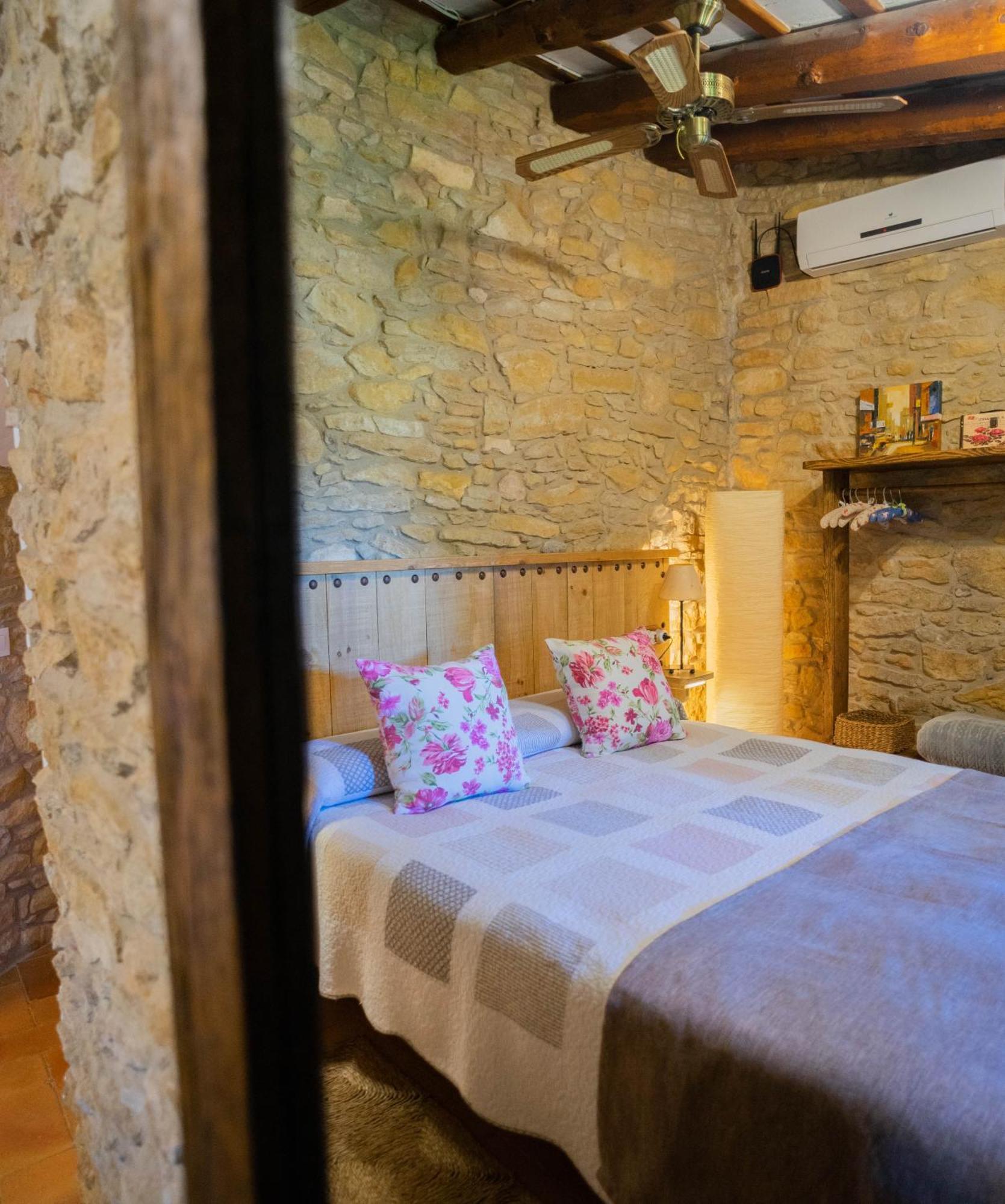 Hotel Mas Rabiol -Costa Brava-Emporda-Only Adults Peratallada Room photo